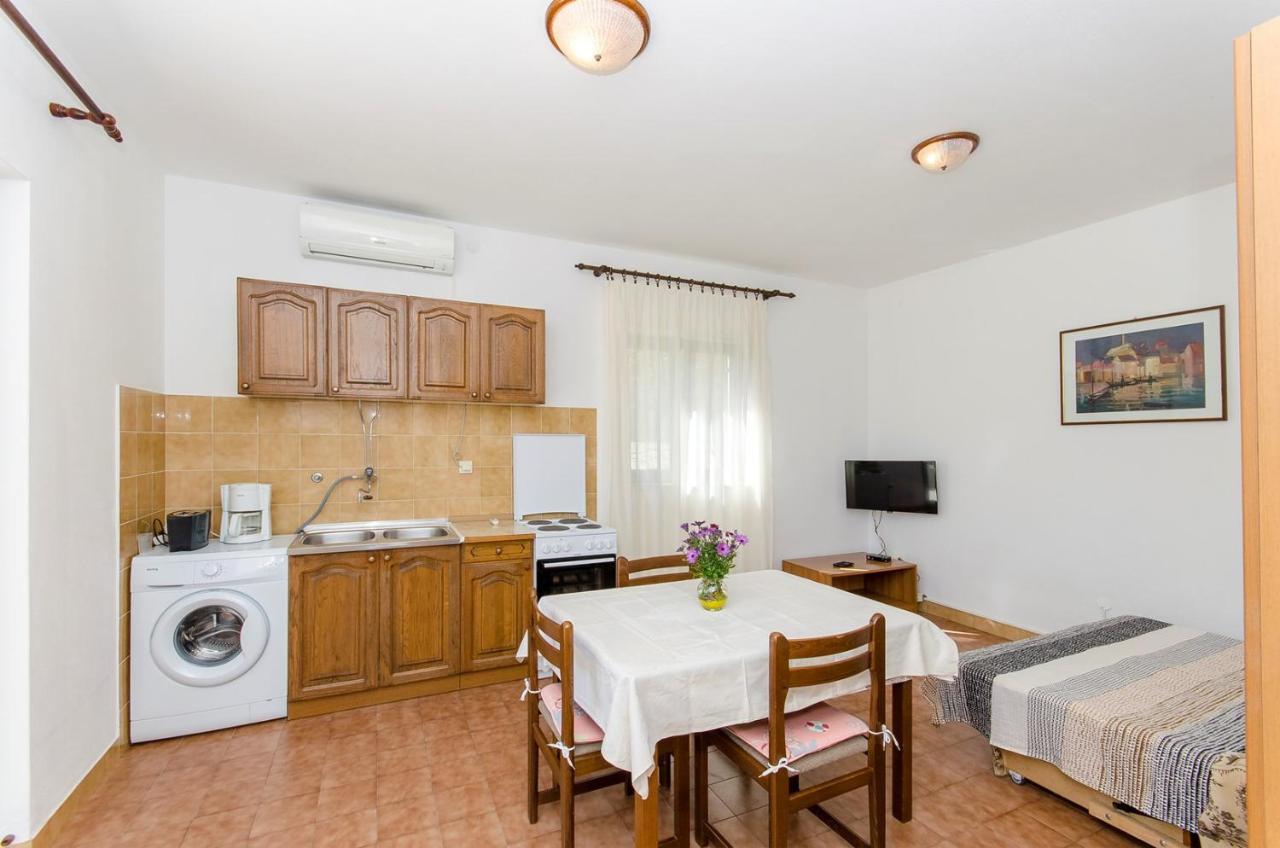 Apartments Goran Постіра Екстер'єр фото
